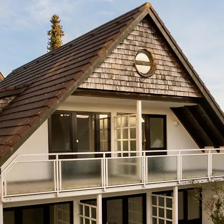 Neueroeffnung Haus Zum Wald