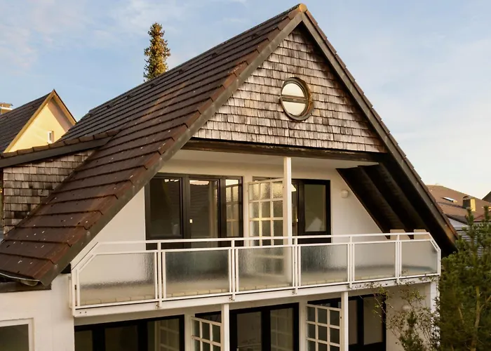 Neueroeffnung Haus Zum Wald