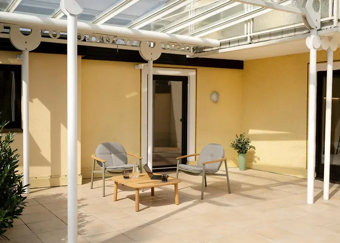 Neueroeffnung Haus Zum Wald